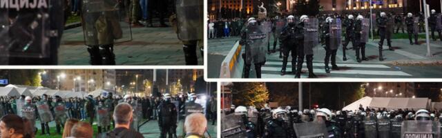 IMA I POVREĐENIH I UHAPŠENIH! Blokaderi haos napravili ispred Skupštine, pokušali da upadnu u ćacilend! (FOTO, VIDEO)