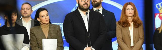 Opozicija: Od sada, ako treba, uz pomoć makaza za armaturu ulazimo u Skupštinu - jer ne postoji drugi način