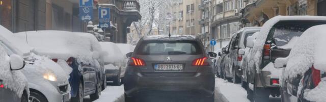 Vozači, nikada ne pritiskajte ovaj taster u automobilu dok vozite po zaleđenom putu