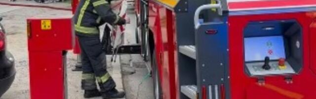 Buknuo požar u Novom Sadu: Evo šta je gorelo (VIDEO)