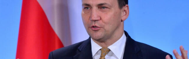 Сикорски: НАТО није светски полицајац већ одбрамбени савез