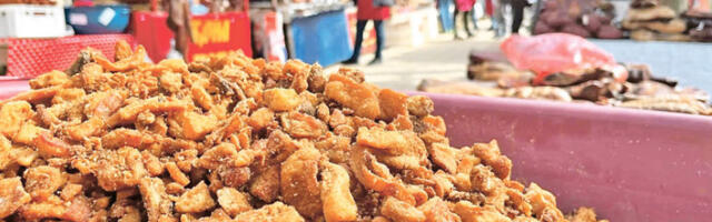 Тра­ди­ци­о­нал­на ма­ни­фе­ста­ци­ја „Шу­ма­диј­ски да­ни су­вог ме­са”