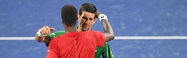 Francuz se povukao, Novak sačuvao snagu za četvrtfinale