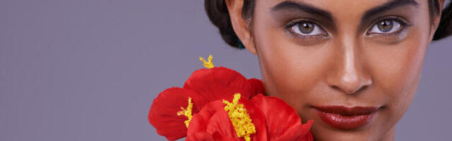 Napravite ulje hibiskusa za sjajnu i dugu kosu