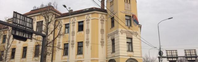 Policajac iz Niša okrivljen za krađu pištolja negirao krivicu, suđenje maja
