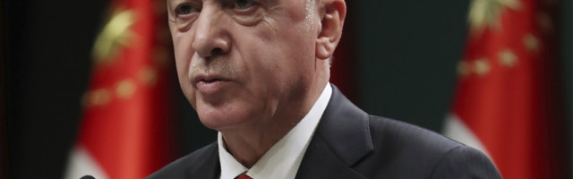 Za SUNOVRAT lire i SKOK inflacije Erdogan “kaznio” šefa centralne banke