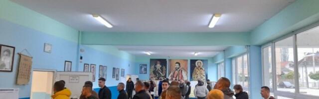 VELIKA IZLAZNOST U SRPSKIM SREDINAMA! CIK objavio i prve preliminarne rezultate izbora na Kosovu i Metohiji! EVO KO JE OSVOJIO NAJVIŠE GLASOVA!