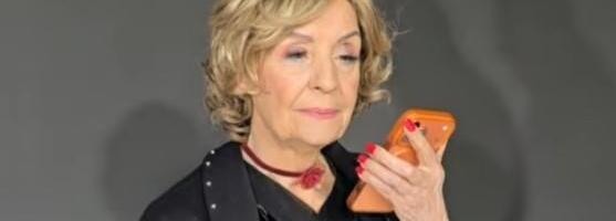 NAŠA POZNATA PEVAČICA JE DOBILA IME PO LJUBAVNICI SVOG OCA! Otkriveni šok detalje iz njenog života: "Voleo je i nju i moju majku"