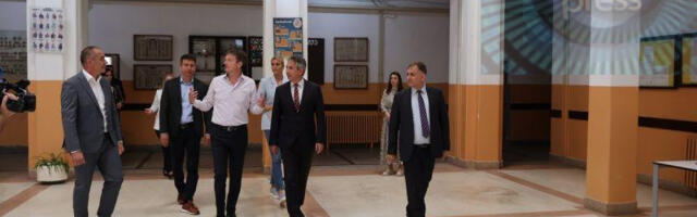 Ministar Glišić preskočio rok završetka rekonstrukcije OŠ „Dositej Obradović“ u Vranju!?