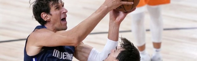 Izgleda da mora da bude starter: Opet dabl-dabl Marjanovića! San Antonio bez plej-ofa posle 23 godine (VIDEO)