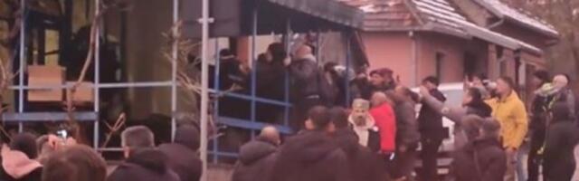 "Batinaši gađali flašama građane iz kafane": Evo kako je došlo do masovne u Mionici - povređeno 10 ljudi