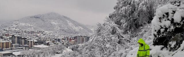 Sneg ugasio svetla širom Srbije: Božić bez struje i grejanja