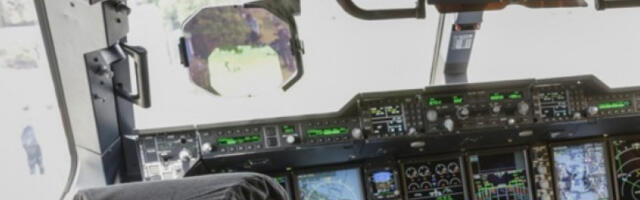 Авион изгубио контакт у Индонезији