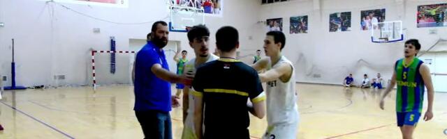 Skandal! Srpski košarkaš šutnuo sudiju