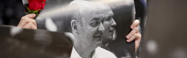 CRNO-BELE SUZE TEKU BEOGRADOM: Košarka se oprašta od Duška Vujoševića