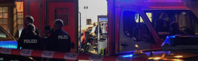 Мушкарац погинуо приликом удара тролејбуса у супермаркет