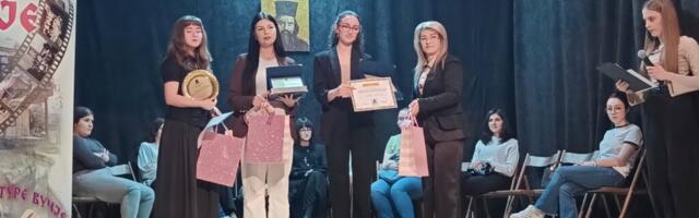 Nevena, Katarina i Teodora pobednice u besedništvu u čast Vladike Nikolaja Velimirovića