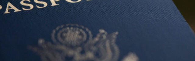 Стејт департмент: ограничен број пасоша са ликом Трампа