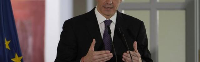 DRAMA NA NEBU! Španski premijer morao hitno da sleti!