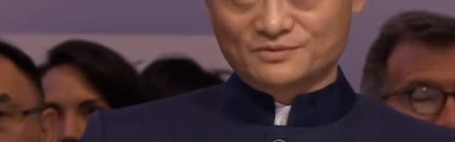 Milijarder se pojavio u javnosti, evo gde je bio!