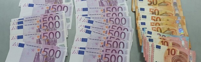 Za vikend zadržano 60.000 neprijavljenih evra