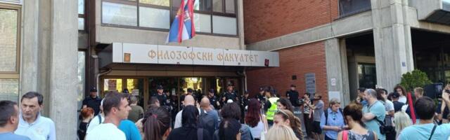 Interventna jedinica ušla na Filozofski bez dozvole i tražila podatke o zaposlenima