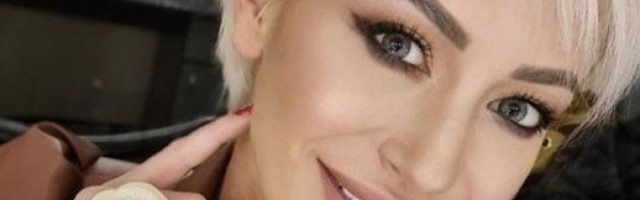 ERUPCIJA EMOCIJA - Dušica Jakovljević slavi 40-ti rođendan, a evo koji muškarac ju je iznenadio tačno u ponoć