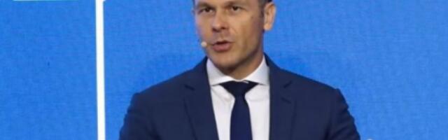 MINISTAR MALI &quot;ZAKUCAO&quot; NIKEZIĆA &quot;Ova godina mu izaziva napad panike jer zna da je to godina kada će SRBIJA BITI CENTAR SVETA