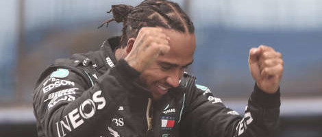 Hamilton osigurao sedmu titulu i izjednačio se sa Schumacherom