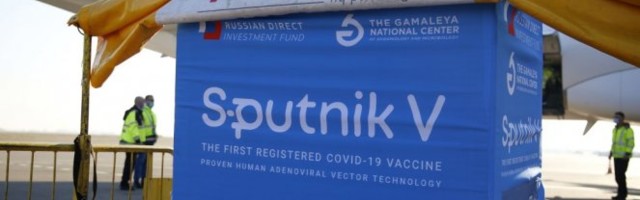 /VIDEO/NA AERODROM NIKOLA TESLA STIGAO KONTINGENT OD 100.000 PRVIH DOZA "SPUTNJIK V" VAKCINE!