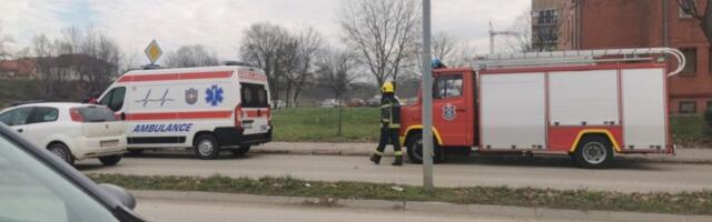 TEŠKA SAOBRAĆAJNA NESREĆA U KRAGUJEVCU: Tri osobe povređene, vozila smrskana (FOTO)