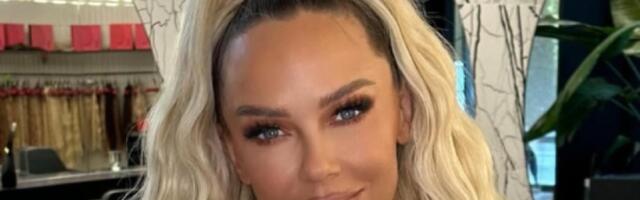 Nakon objave da se RAZVODI, pevačica napravila HAOS u PROZIRNOM KOMBINEZONU: Fanovi negoduju - ŠTO GOLA? DEGUTANTNO (FOTO)