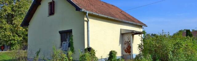 Naša pevačica (59) PRODALA RODNU KUĆU, odlučila da se reši svake uspomene, komšije otkrile: "Ovde nikog nije podnosila"