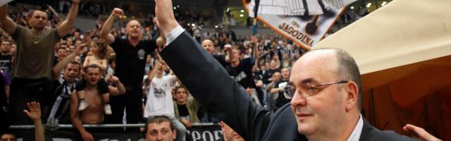 PARTIZAN SE OPROSTIO OD SVOJE LEGENDE! Crno-beli ispratili u istoriju Duška Vujoševića - grobari u suzama!
