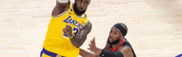 Kad je teško – Lebron: Lejkersi iznenadili Roketse na startu serije! /VIDEO/