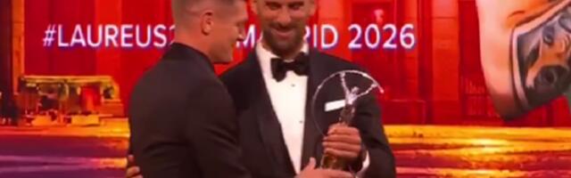 "Divim se Đokoviću, nadmašio je Rodžera i Rafu!" Novak nahvalio Krosa, ali ovakav odgovor nasred Laureus dodele teško da je očekivao /VIDEO/