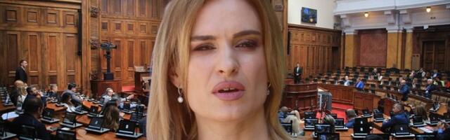 OPOZICIONI POSLANICI OMETALI RAD SKUPŠTINE! Dok je Milica Đurđević Stamenkovski govorila o važnoj temi oni su pokazali svoje pravo lice!