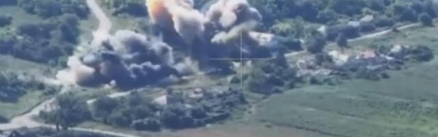 Руски бомбардери „су-34” уништили украјинске центре за дронове