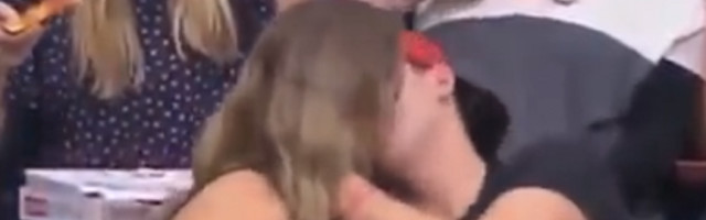 Dame pazite kada idete na utakmice sa vašim partnerima, jer može baš da vas izblamira, a ovo je jedan od načina kako!