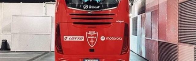STIŽE AUTOBUS PUN PROSTITUTKI! Legendarni predsednik klub DAO OBEĆANJE koje MORA da ISPUNI! Telefon mu se USIJAO!