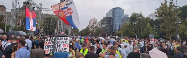 Novi protest "Srbija protiv nasilja": Građani ispred Skupštine (FOTO)