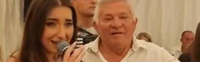 UNUKA MILOŠA BOJANIĆA ZAPEVALA NA SVOM PUNOLETSTVU, svi se oduševili njenim izdanjem, ponosni DEDA se nije odvajao od nje! (VIDEO)