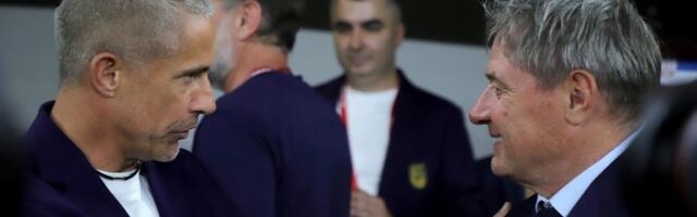 Piksi čestitao Albancima za povike "UČK", psovanje srpskih majki i gađanje svojih igrača!