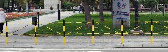Niški „Parking servis“ prvo postavio ogradu na pešački, pa sad uklanja prelaz