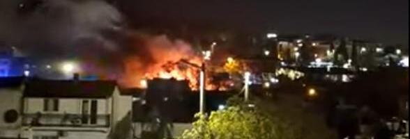 POŽAR U PODGORICI: Gore barake u blizini centra grada (VIDEO)