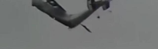 Ovo je trenutak kad se ponos ruske avijacije survao u jezero! Raspao se u vazduhu, poginuli svi članovi posade!