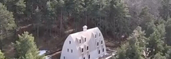 Škola budućnosti: Učionica koja prati kretanje Sunčeve svetlosti