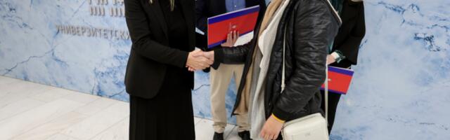 Лончар: Стварамо услове за повратак здравствених радника у Србију