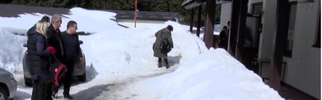 NPS Kragujevac: SNS ponovo prodaje tuđe, sada Dečije odmaralište na Kopaoniku