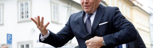 Због забране прелета Фицо у Москву путује аутомобилом